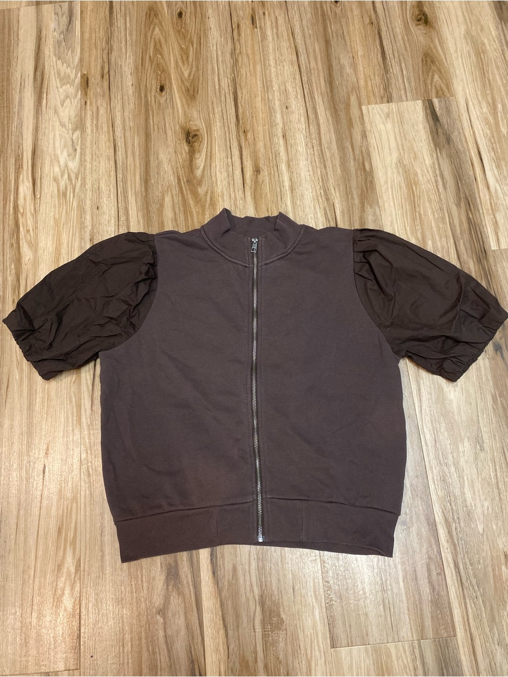 EVEREVE JORDAN PUFF SLEEVE SHORT SLEEVE FULL ZIP TOP JACKET COCOA BROWN SZ SMALL - Picture 2 of 9